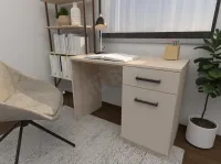 Eszter tanulósor íróasztala